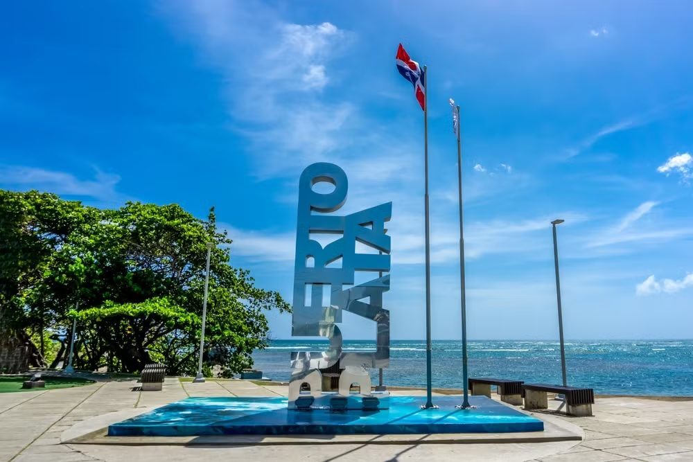 Puerto Plata malecón sign, Puerto Plata